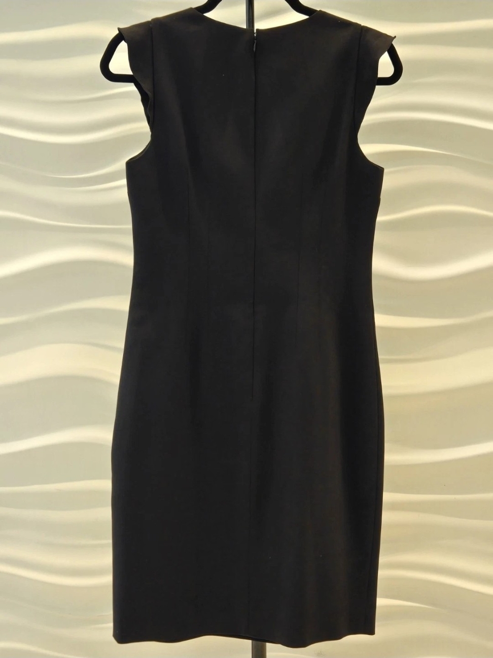 T Tahari Black Cap-Sleeve Sheath Dress - Picture 2 of 12